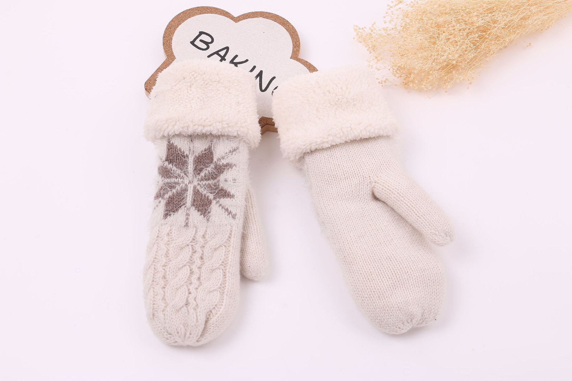 New style of warm, fleece and thickened mitten gloves for women, cute and sweet woolen finger-wrapped gloves for students, wholesale from the manufacturer pic 7