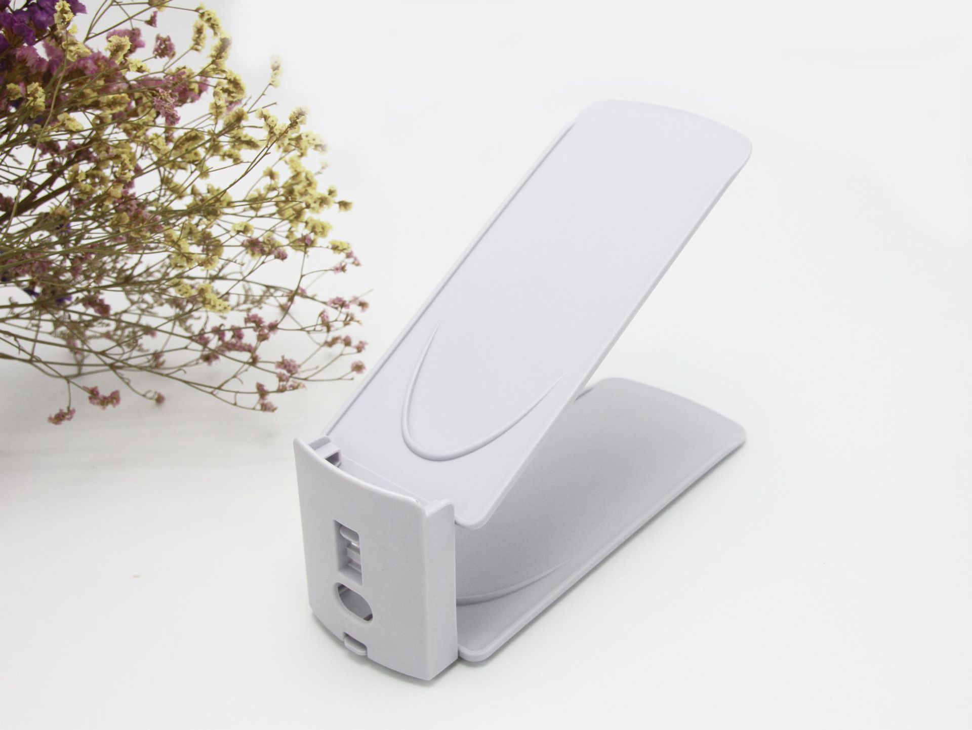 The 2018 new model of plastic shoe tray and shoe rack is a multi-functional, detachable and adjustable double-layer simple high-tech storage wonder pic 56