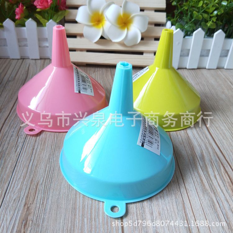 【 Zone 3-5 】 One box of 640 thickened color funnels, oil drain, kitchenware, water drain, wholesale supply at 1 or 2 yuan pic 5