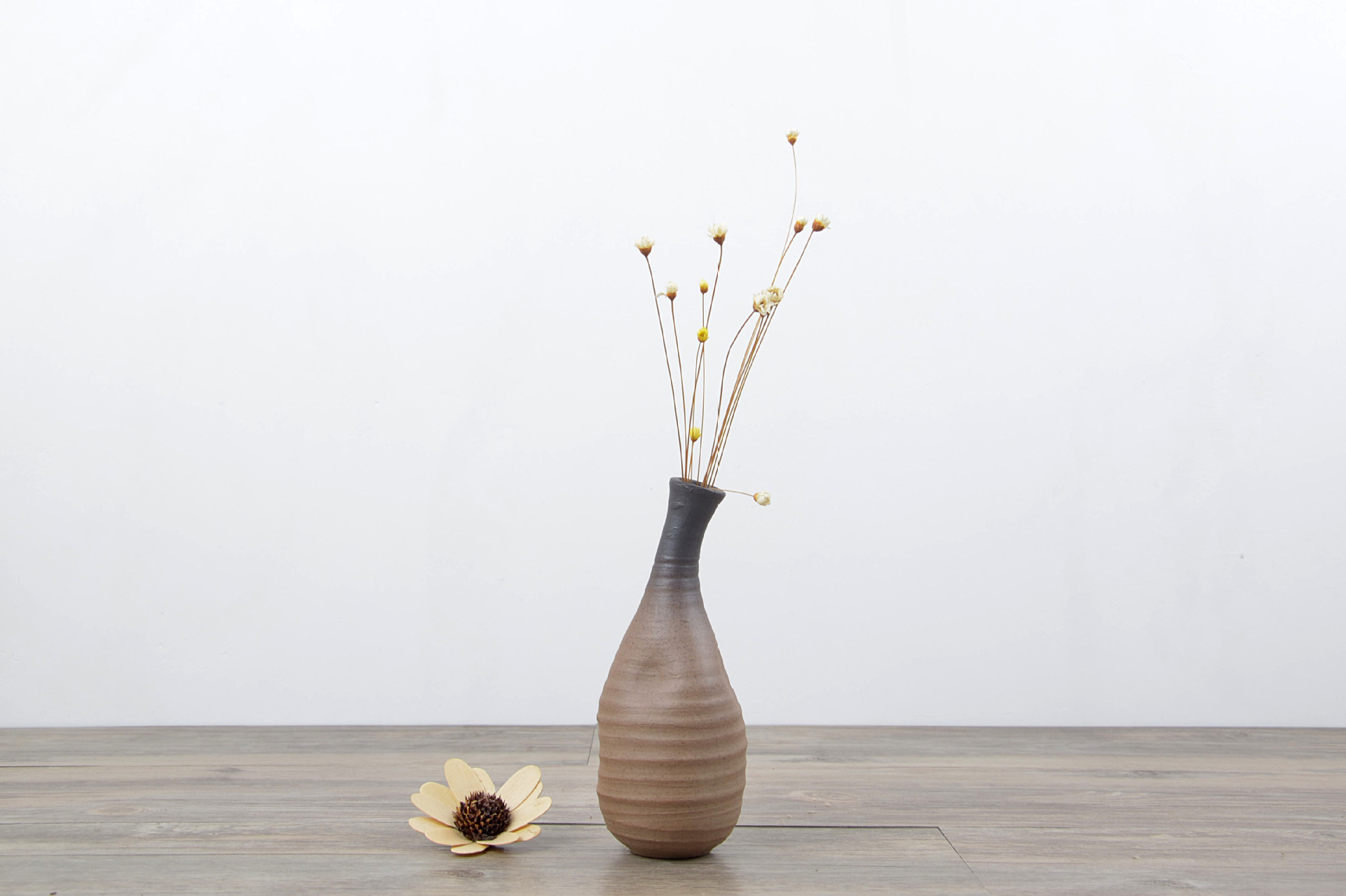 Modern minimalist ceramic flower vases, European-style creative living room white dried flower vases, Nordic home decorative items pic 6