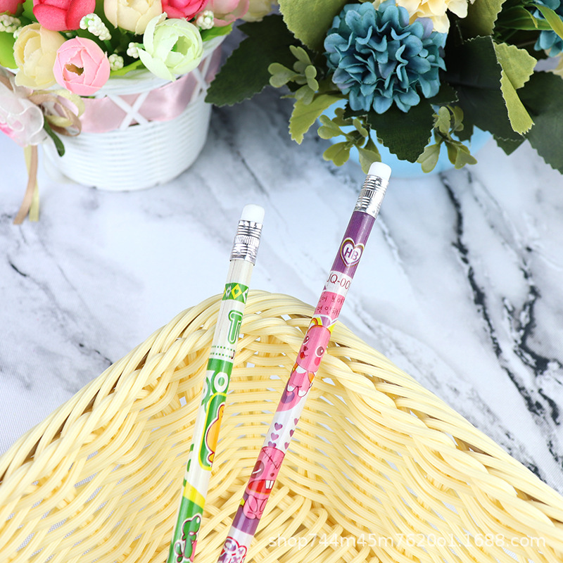 A pack of 5 student cartoon erasers and pencils, HB pencil writing tools, at a one-yuan store pic 8