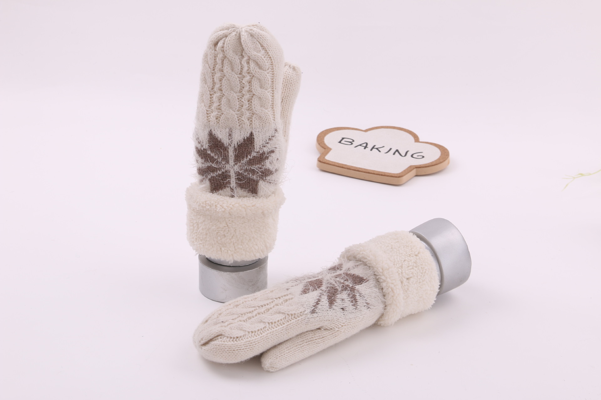 New style of warm, fleece and thickened mitten gloves for women, cute and sweet woolen finger-wrapped gloves for students, wholesale from the manufacturer pic 8