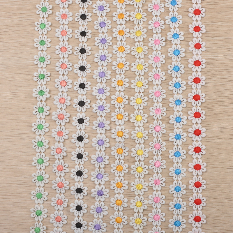 Wholesale of two-color lace with milk silk and chrysanthemum edges, 2.5CM in width, water-soluble embroidery lace from the manufacturer pic 6