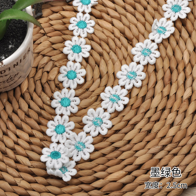 Wholesale of two-color lace with milk silk and chrysanthemum edges, 2.5CM in width, water-soluble embroidery lace from the manufacturer pic 18