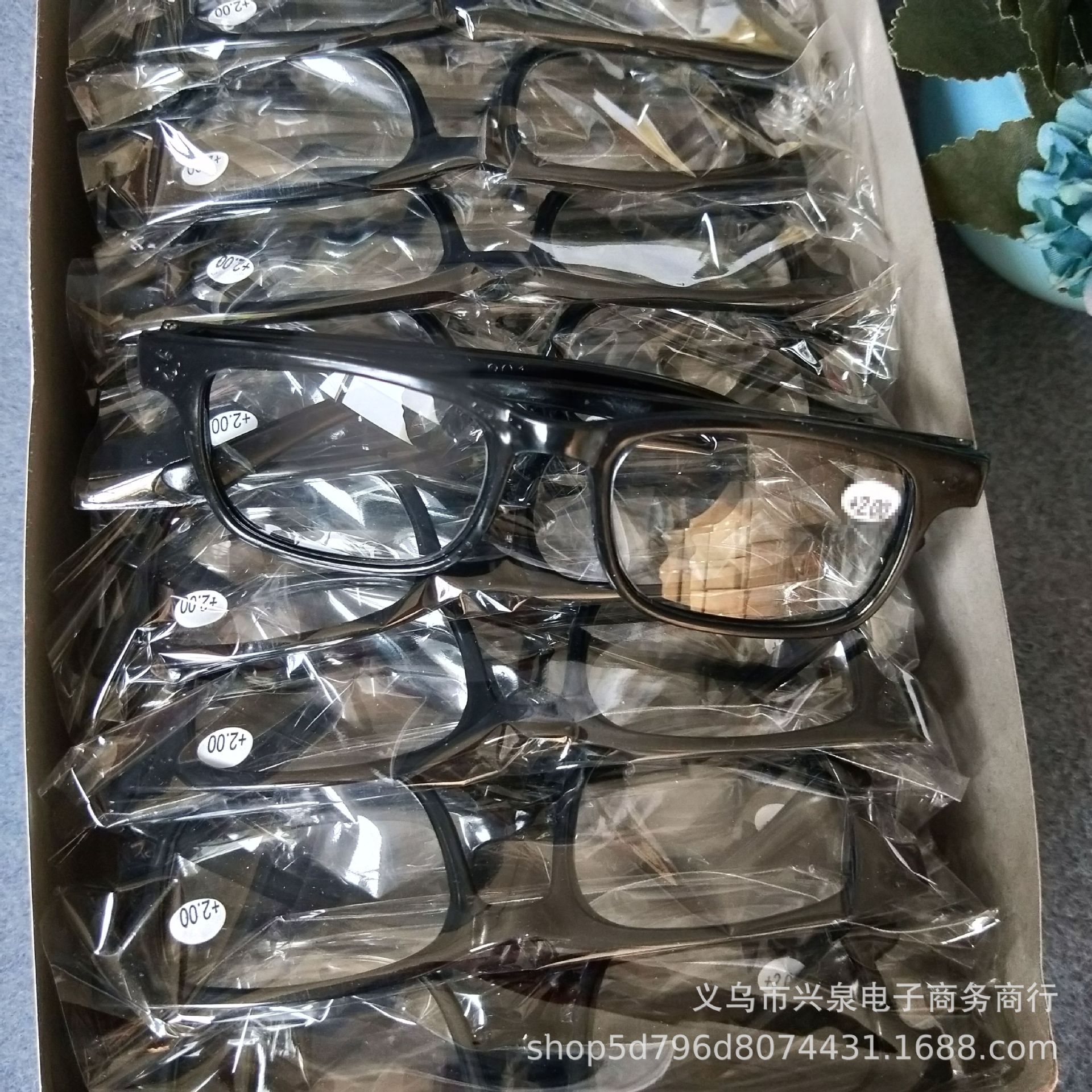 【 Zone 3-13 】 300-degree reading glasses: 30 yuan per box, 1320 yuan per case. One-yuan store: 2 yuan. 300-degree reading glasses, old-fashioned reading glasses, elderly reading glasses, resin reading glasses: one yuan per piece pic 4