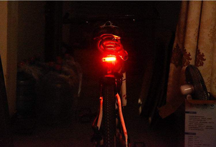 2018 new model bicycle taillight outdoor cycling USB charging COB high-brightness safety warning light cycling accessories pic 4