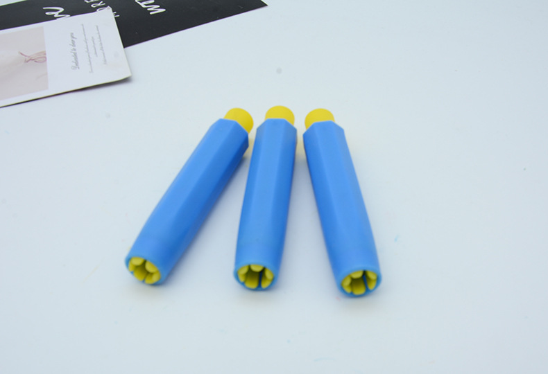Wholesale of new types of chalk holders that do not get hands dirty, teaching plastic chalk cases, office teachers, teaching, home chalk extension pic 11