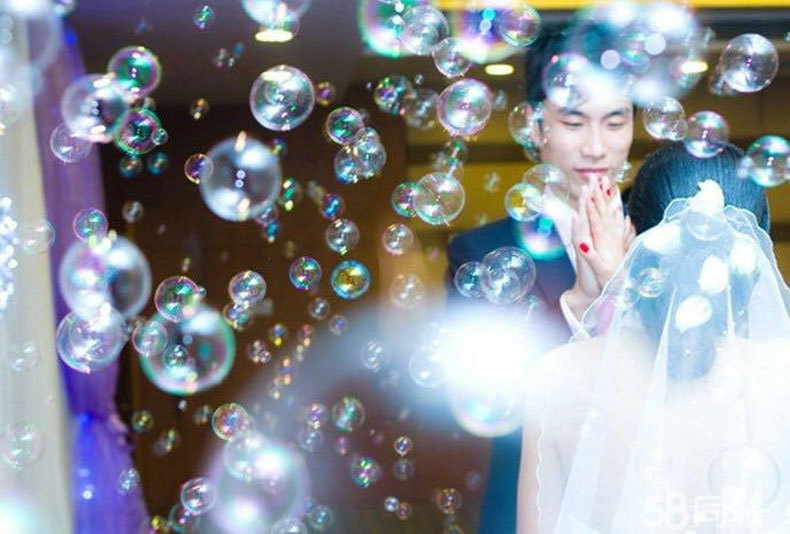 厂家直销婚庆舞台专用泡泡机 全自动氛围特效派对演出庆典婚起泡机遥控电动大型双轮塑料泡泡道具详情11