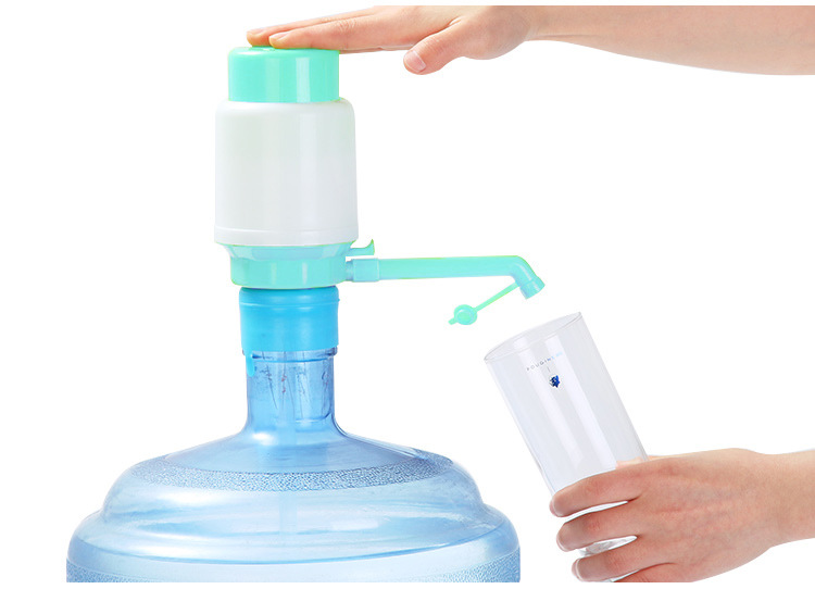 蓝白手动压水器 家用不锈钢压水泵 手摇式取水器详情1