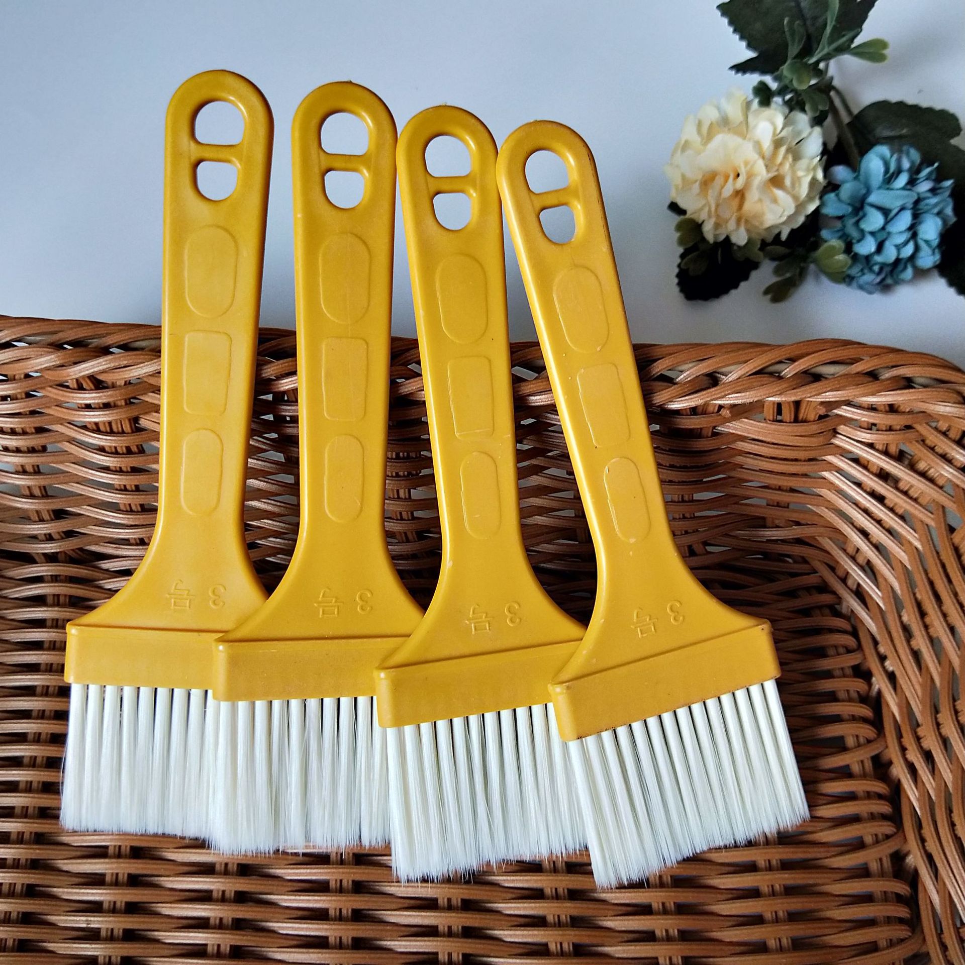 【 Zone 3-7 】 No. 3 board brush: 40 yuan per box, 1800 yuan per case. Special batch: Yellow bristle brush, yellow handle paint brush, barbecue chef: 1 yuan. Wholesale of hardware tools pic 6