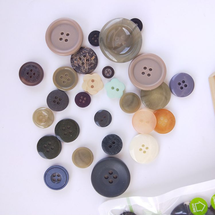In zones 2-12, bagged buttons are priced at 1,000 yuan per box. We offer button sets and bagged buttons of different specifications for wholesale at 1 yuan pic 5