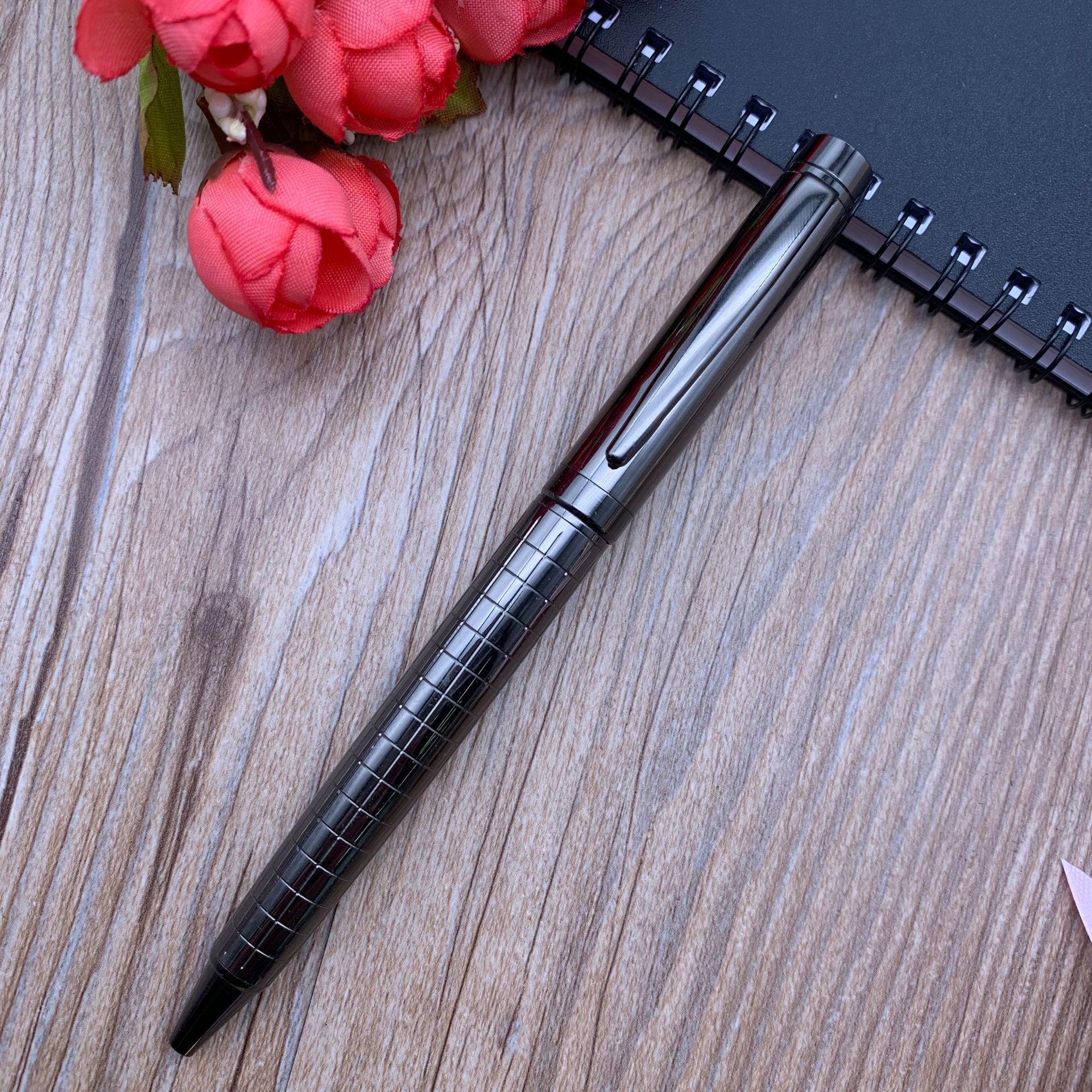 New manufacturer wholesale engraved pens, rotary metal pens, signature pens, advertising pens can be laser-engraved pic 4