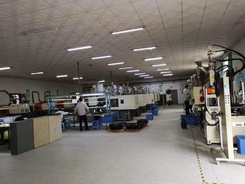 电源转换头新国标五孔多国电源转换器英规三插香港新加坡旅行插头详情36