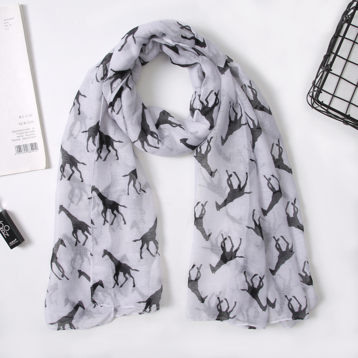 Hot-selling giraffe-printed Parisian gauze scarves, animal scarves wholesale, AliExpress, Amazon bestsellers wholesale pic 2