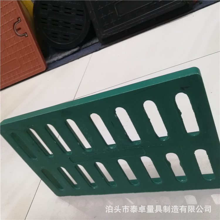Wholesale resin manhole covers, composite rainwater grates, high-molecular resin grates, and rainwater channel covers in stock pic 4