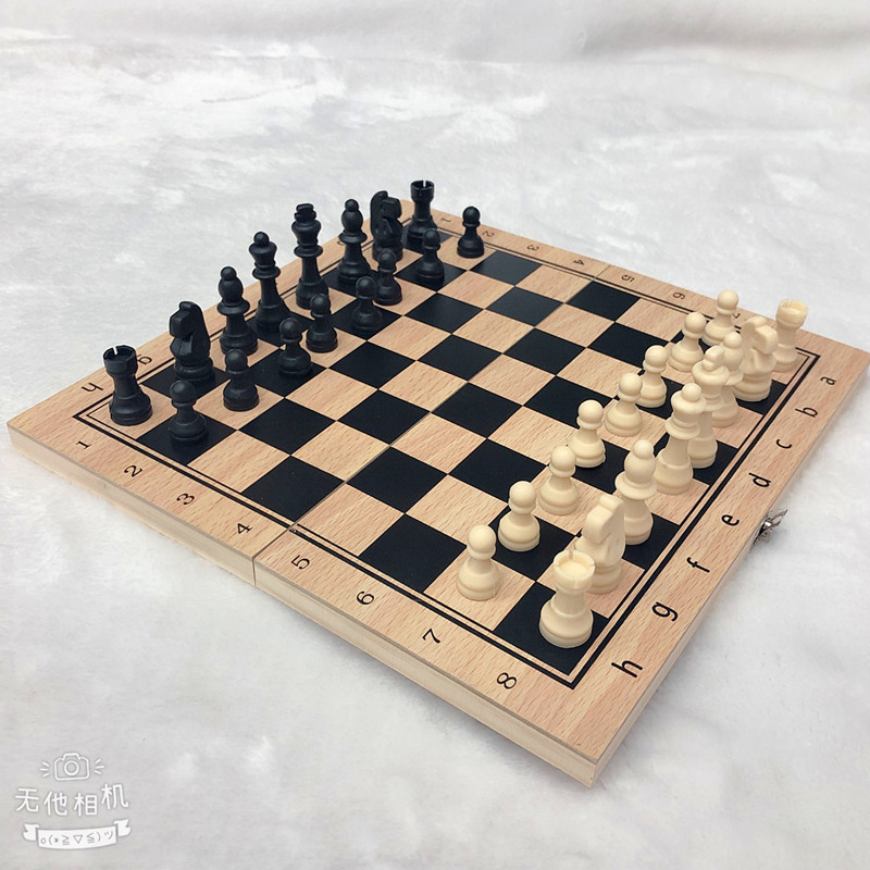 厂家直销三合一木制国际象棋实木套装可折叠便携式竞技益智玩具详情4
