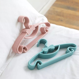 Dipped plastic anti-slip clothes hanger for children and babies, baby home clothes hanger, candy-colored traceless clothes hanger, rainbow clothes hanger pic 5