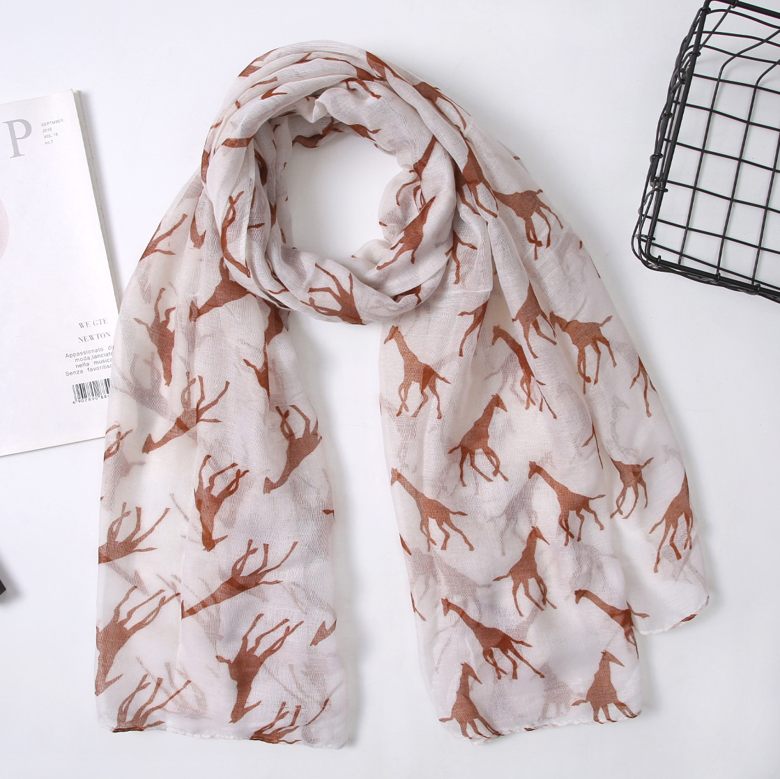 Hot-selling giraffe-printed Parisian gauze scarves, animal scarves wholesale, AliExpress, Amazon bestsellers wholesale pic 3