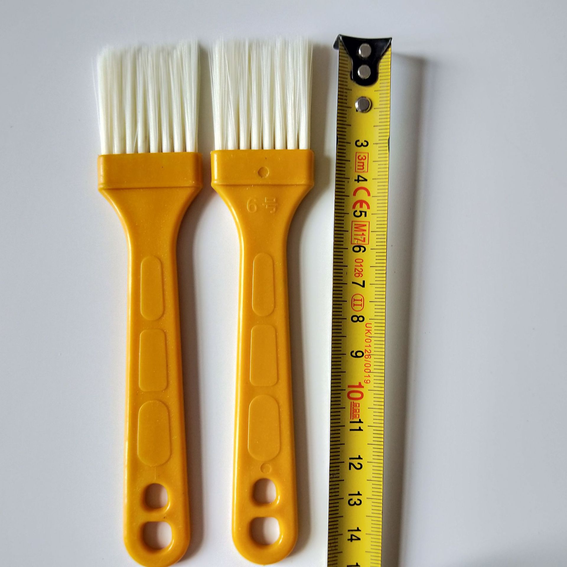 【 Zone 3-7 】 No. 6 board brush 50 yuan per box 3000 yuan per case No. 6 board brush Plastic yellow handle barbecue brush Nylon filament paint brush Cleaning brush 1 yuan store wholesale pic 2