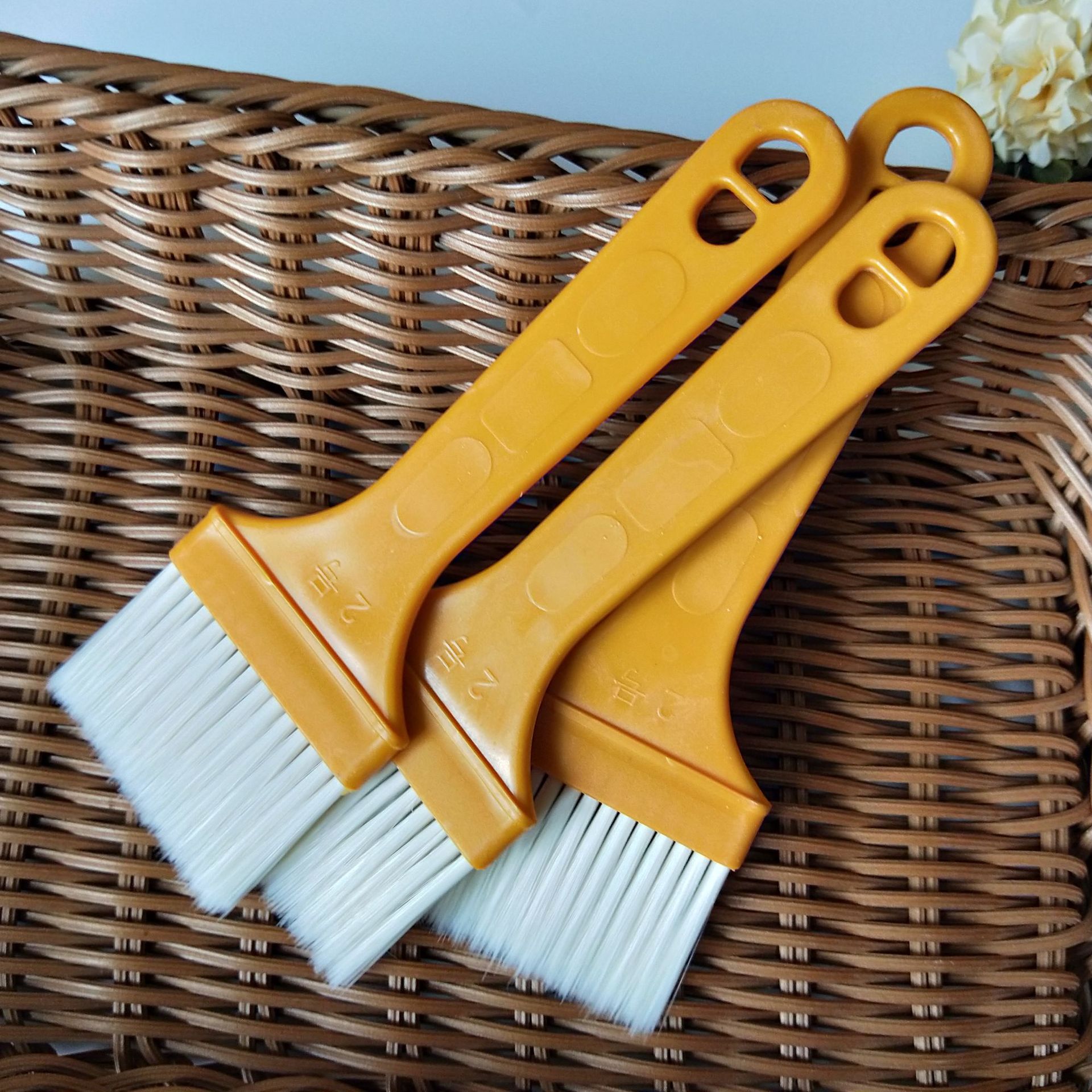 【 Zone 3-7 】 No. 2 board brush: 40 yuan per box, 1680 yuan per box, 1 yuan. Store: Yellow bristle brush, white bristle brush, paint brush, barbecue brush: 1 yuan, 2 yuan wholesale pic 2
