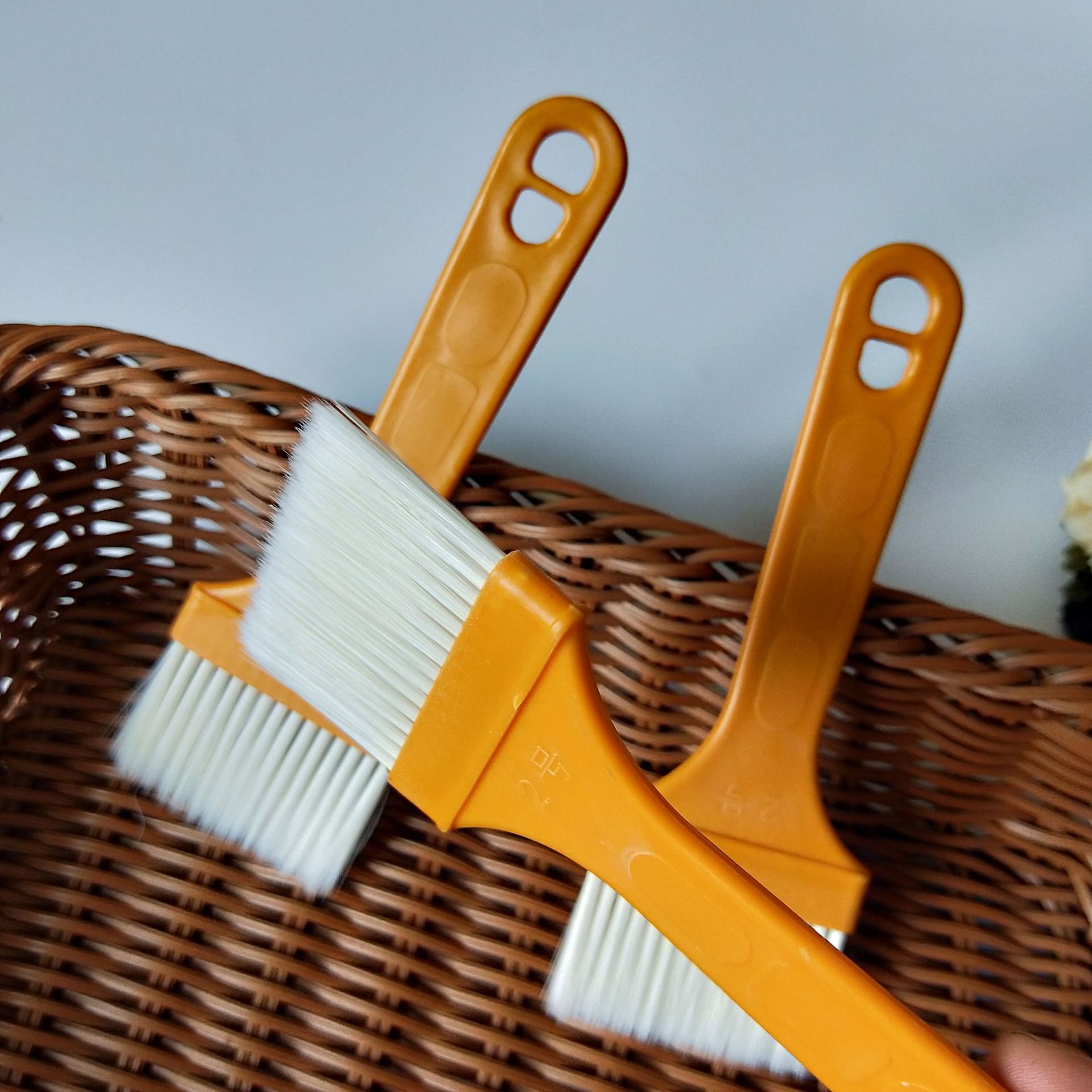 【 Zone 3-7 】 No. 2 board brush: 40 yuan per box, 1680 yuan per box, 1 yuan. Store: Yellow bristle brush, white bristle brush, paint brush, barbecue brush: 1 yuan, 2 yuan wholesale pic 5