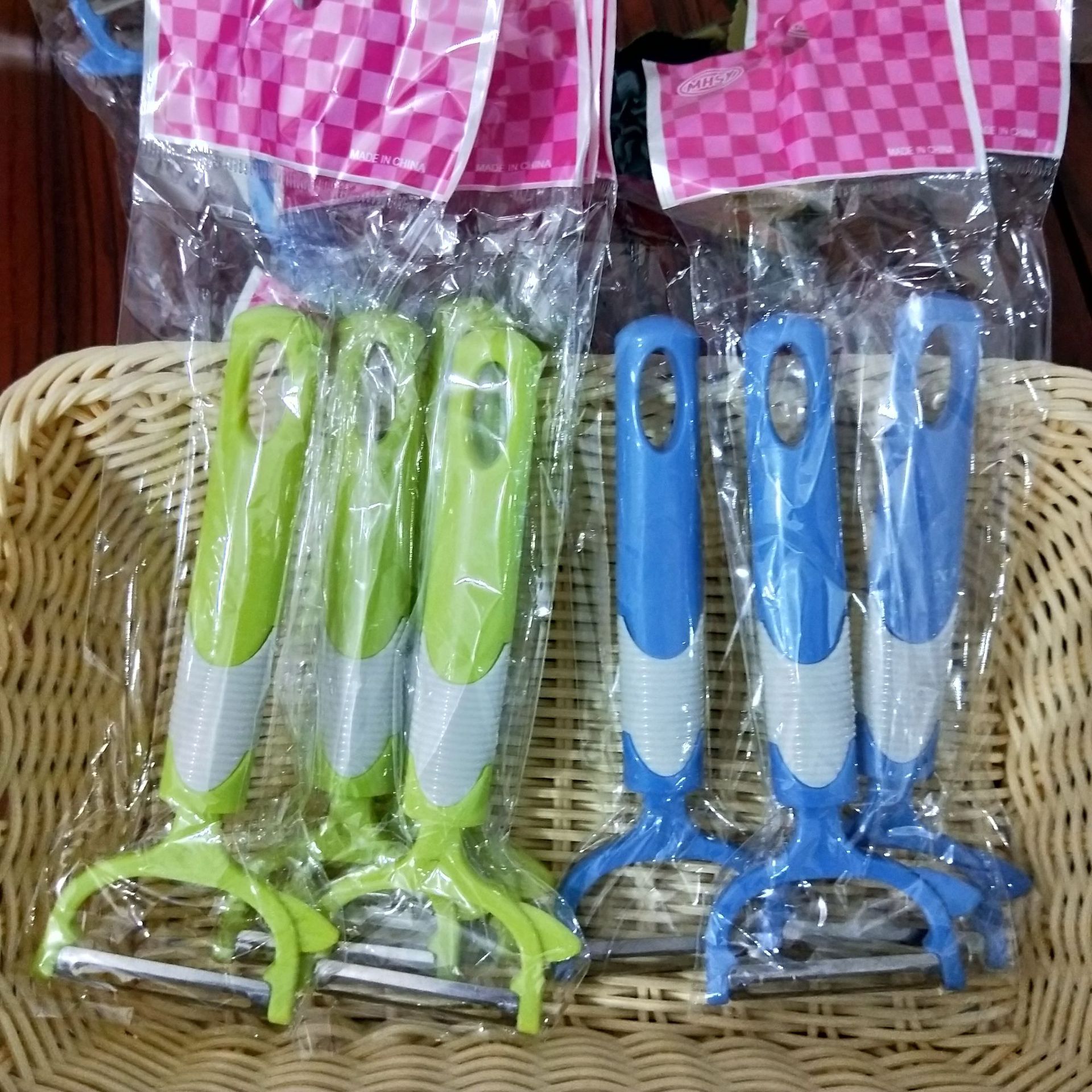 【 Zone 2-10 】926 peeler 10/ pack 1000/ box Peeler Flat head Peeler, colored peeler 1 yuan store kitchenware 1 yuan wholesale pic 1