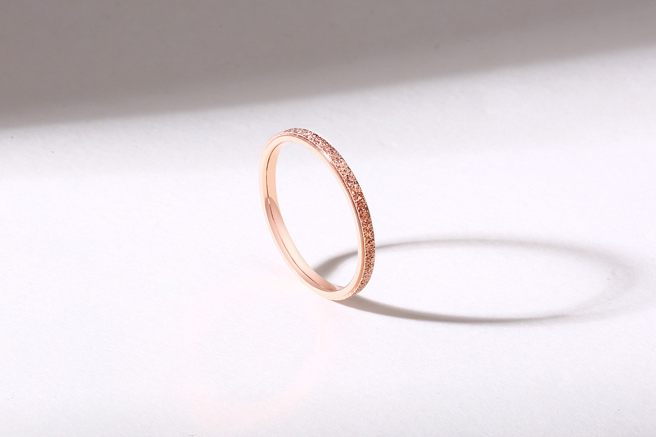 欧美跨境不锈钢饰品玫瑰金色2/4/6/8mm磨砂钛钢戒指男女小众厂家详情7