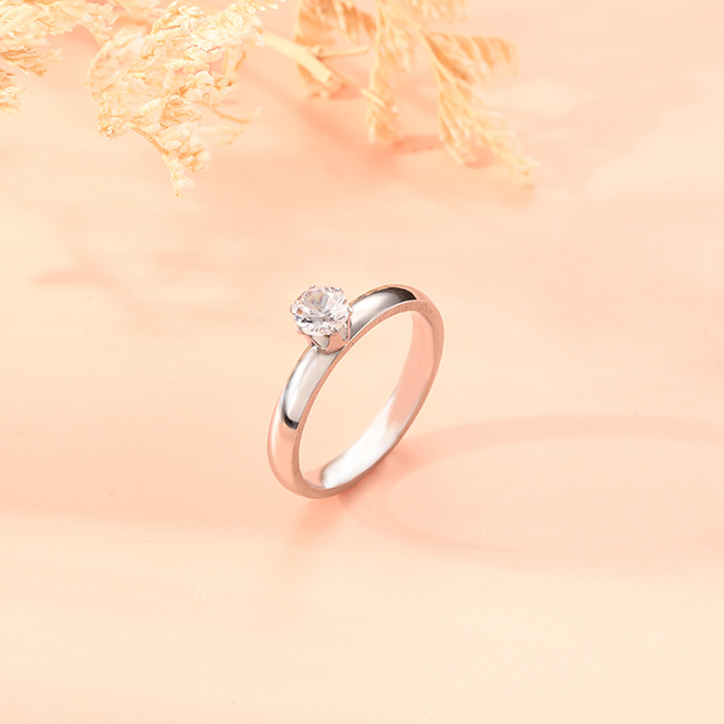 饰品 跨境不锈钢戒指简约个性4mm耳钉爪镶钻石情侣钛钢戒指女配饰详情5