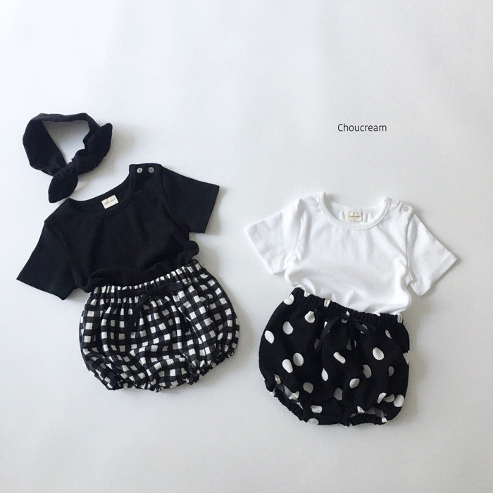 Stock corea verano hombres y mujeres bebé conjunto cuello redondo manga corta camiseta versátil pantalones de manga media pantalones de pan grandes PP kids set pic 3