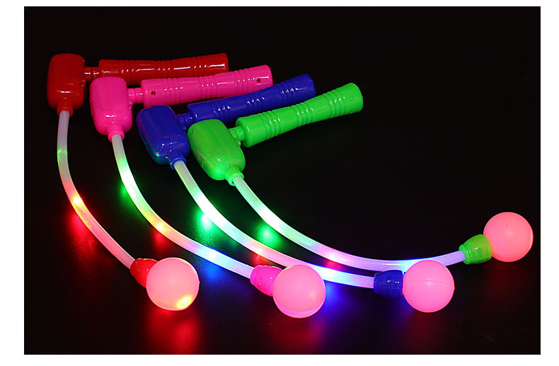 Glowing music sticks, flashing sticks, shaking sticks, flashing shaking sticks, magic sticks, and street vendors are selling like hotcakes pic 15