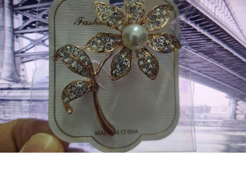 Brooch, high-end, niche silk scarf buckle, alloy Korean version diamond-encrusted coat, pearl brooch, clothing accessory, brooch, wholesale accessories pic 12