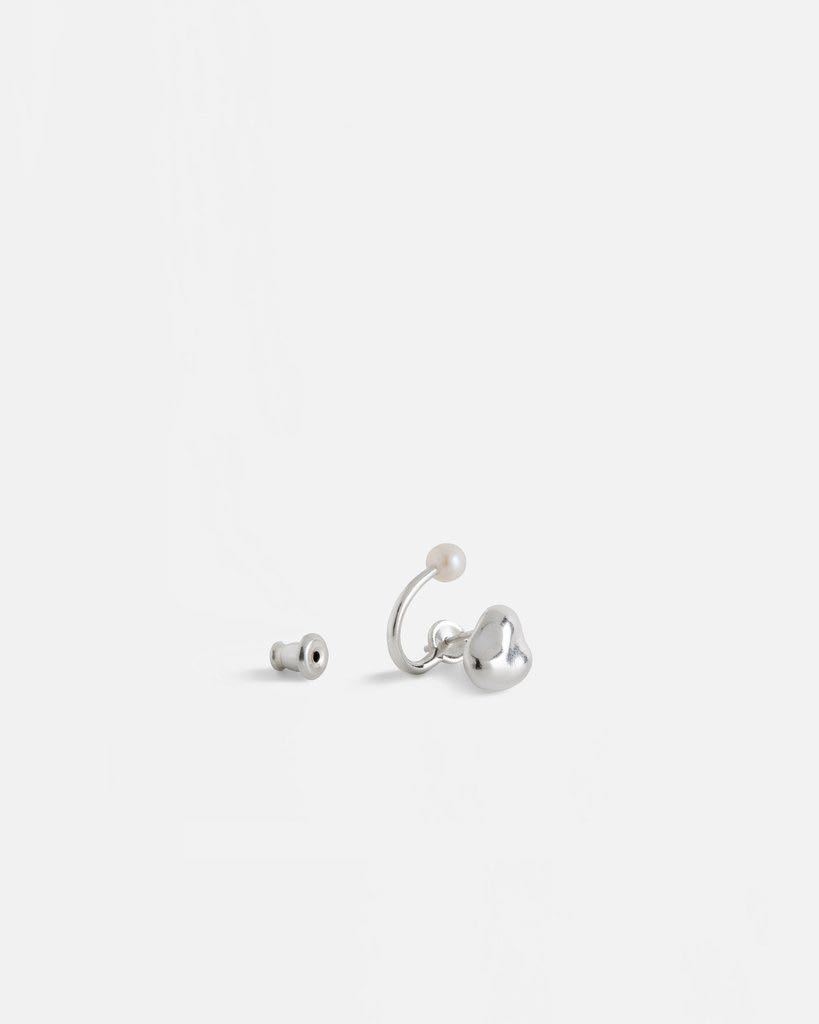 以色列小众设计感简约百搭时髦精致个性日常通勤风珍珠耳钉女新款详情5