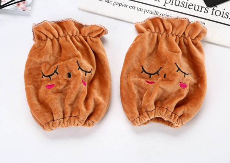 Wholesale cute cartoon Mimi Rabbit sleeve protectors, anti-stain and anti-dirt sleeve protectors, adult sleeve protectors, 2-yuan store hot sales pic 5