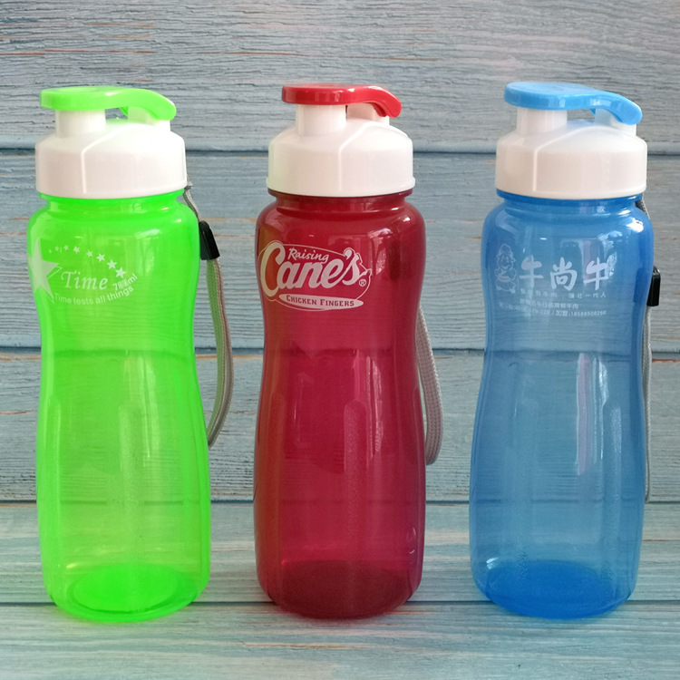 Factory direct sales of sports water bottles, plastic outdoor 700ml portable water bottles, sports water cups, gift wholesale pic 3