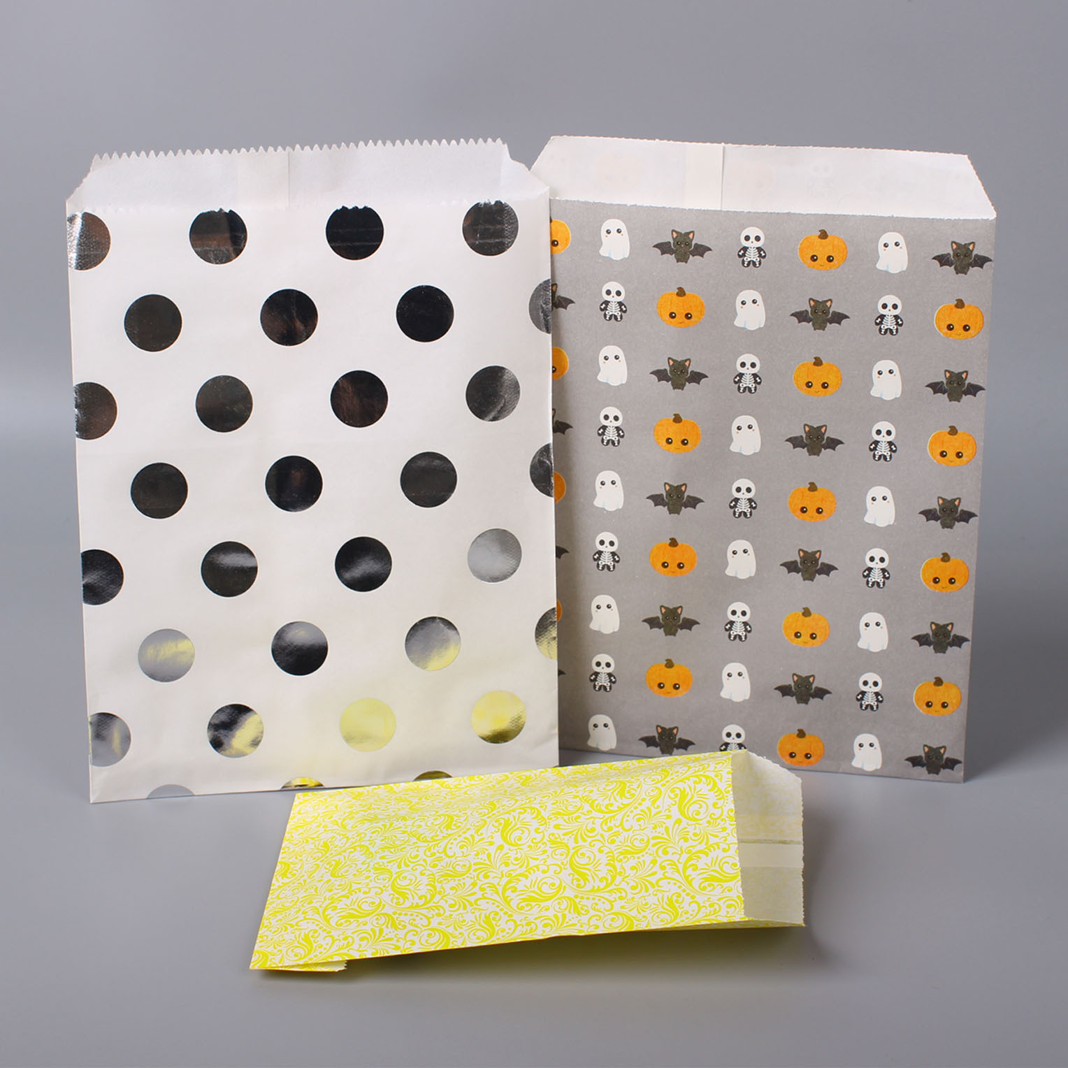 Longgang manufacturers specialize in the production of foreign trade candy bags, high and low bags, white kraft paper bags, gold-embossed bags and currency paper pic 3