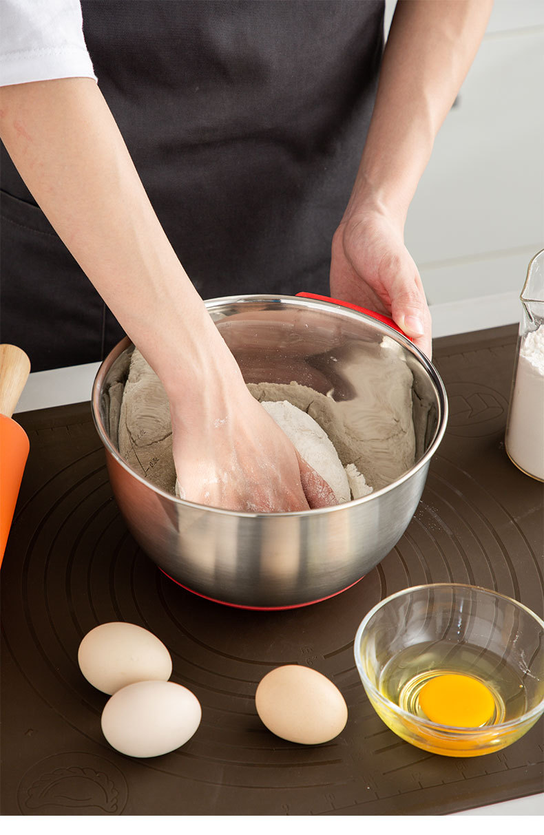 Factory direct sales: 304 stainless steel salad bowl, anti-slip silicone bottom, egg beater bowl, mixing bowl with handle pic 22