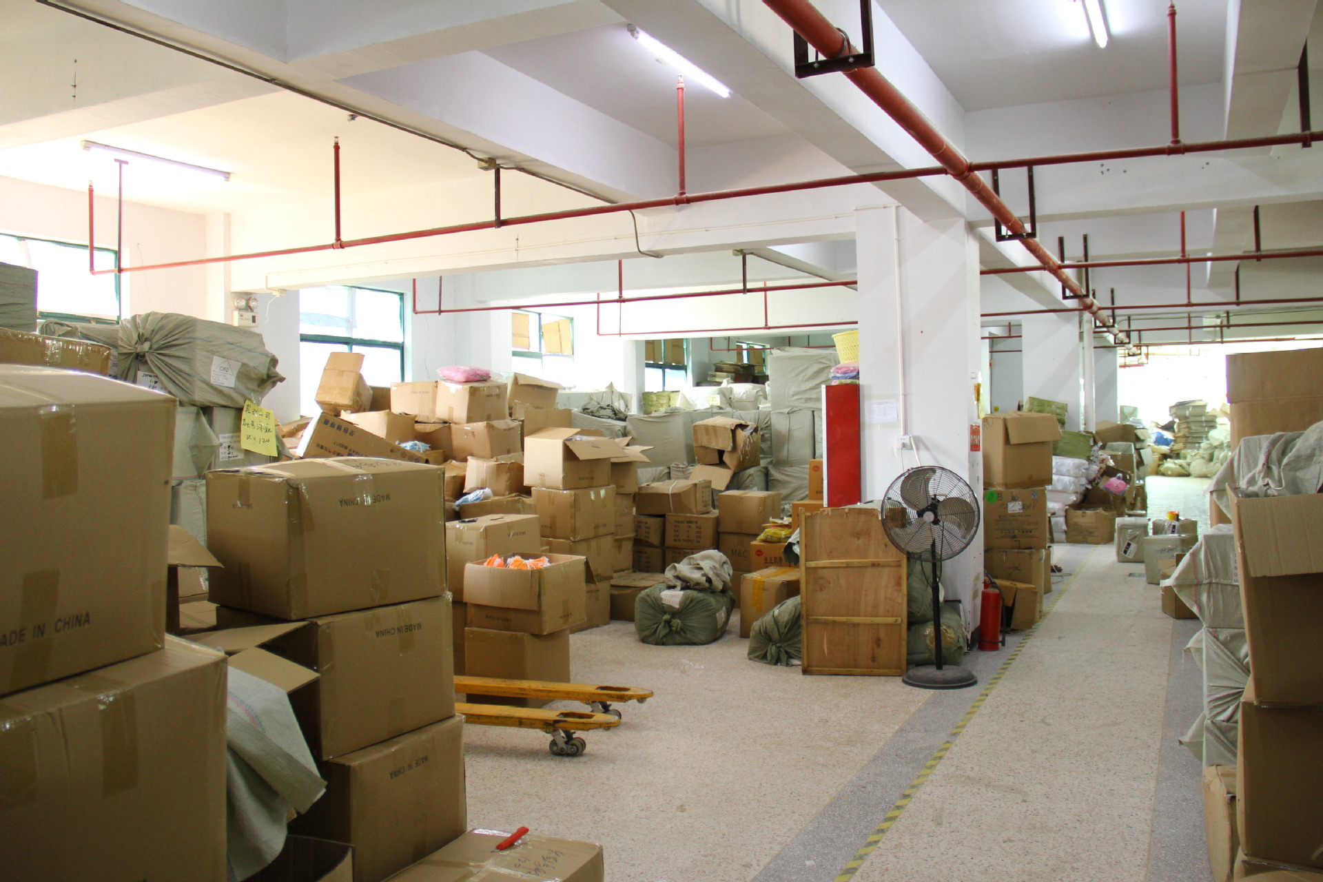 Hongyu Factory Direct sales Flamingo flower double-sided printed inflatable swimming rings, adult water floating products, essential for outdoor swimming in stock pic 3