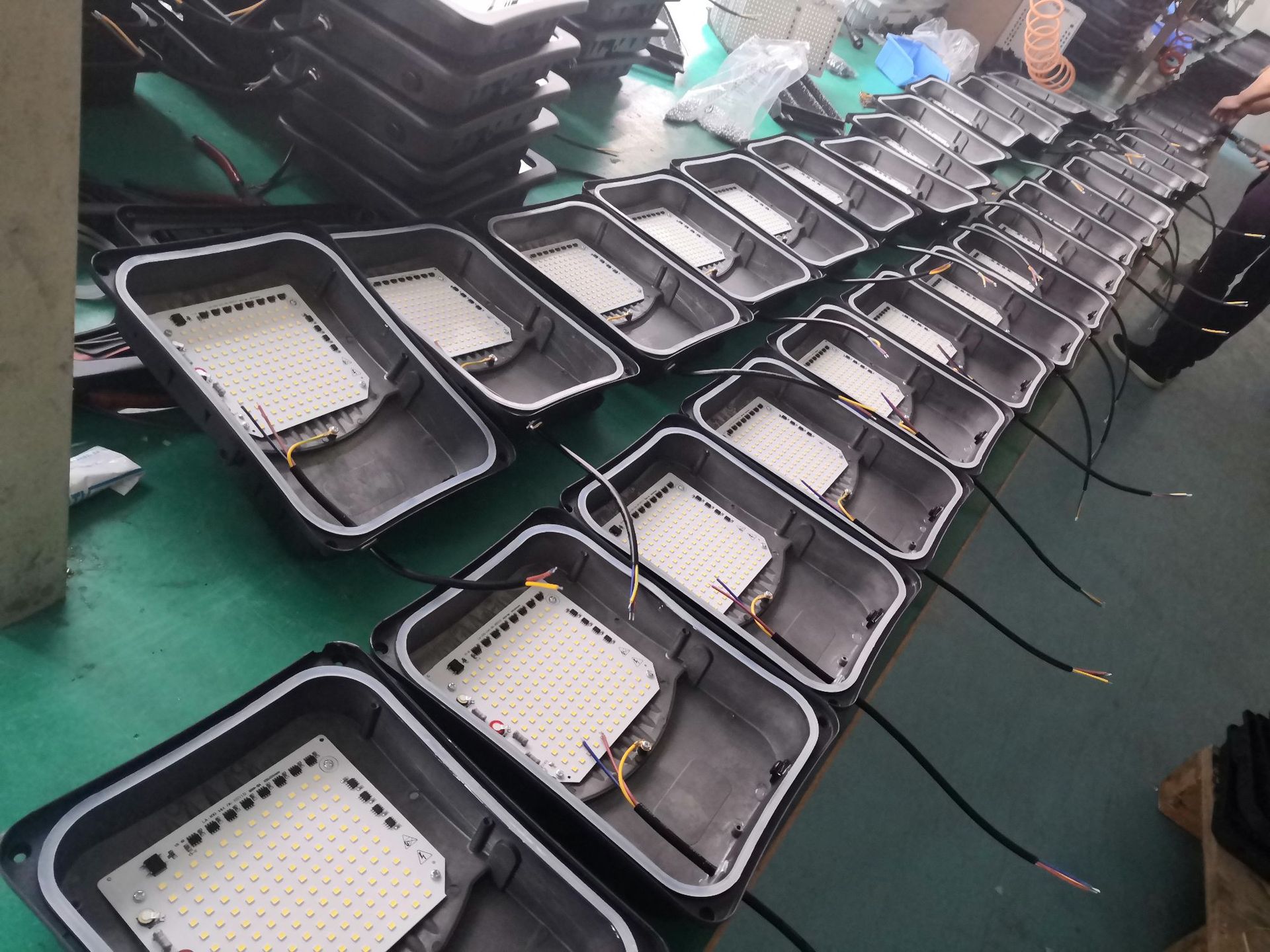 LED floodlights, aluminum waterproof outdoor lights, 200W advertising lights, outdoor lighting high-brightness spotlights, courtyard illumination lights pic 2