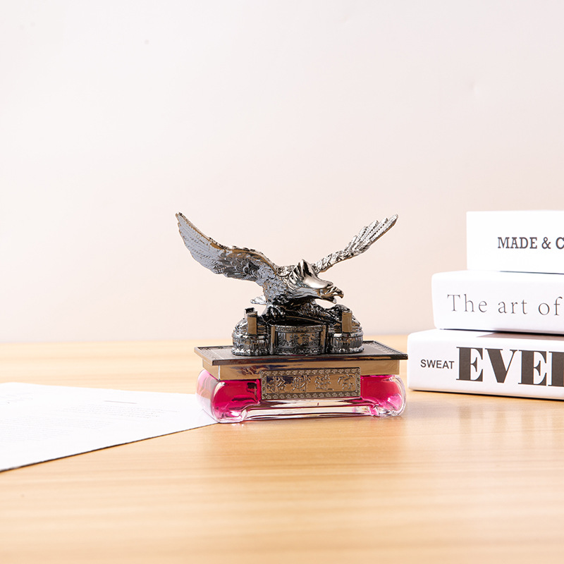 The Eagle car perfume stand is set to achieve great success. It is a car decoration item with antique copper aromatherapy and car interior decoration pic 2