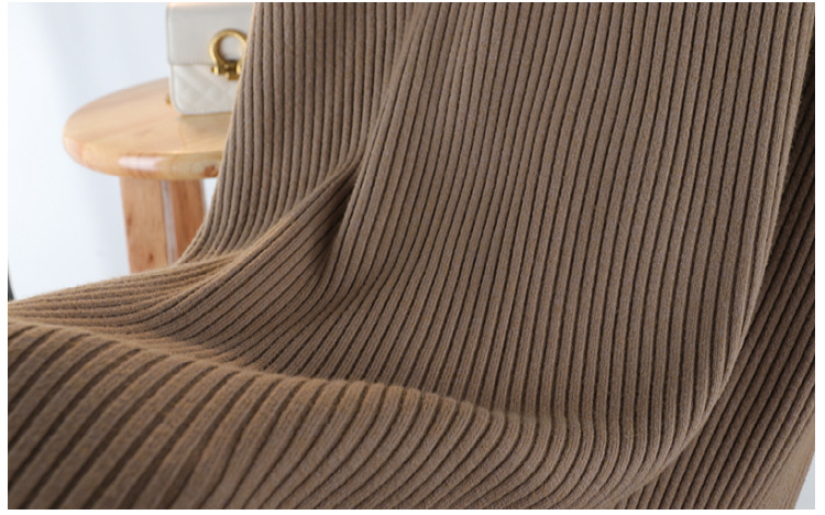 This mid-length sweater is a loose and simple Korean style pullover for women in autumn and winter. Pair it with a thick and warm base knitted sweater for a trendy top pic 22