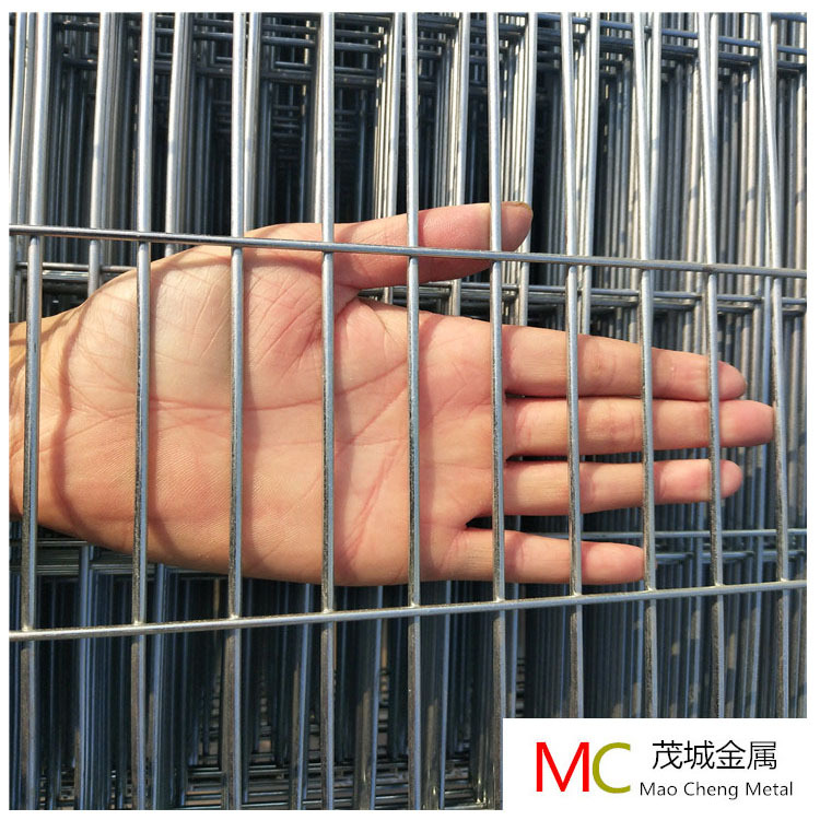 We offer in-stock supply of steel bar welded mesh, construction spot welded thickened electric welded wire mesh, and cold-rolled ribbed steel mesh pic 4