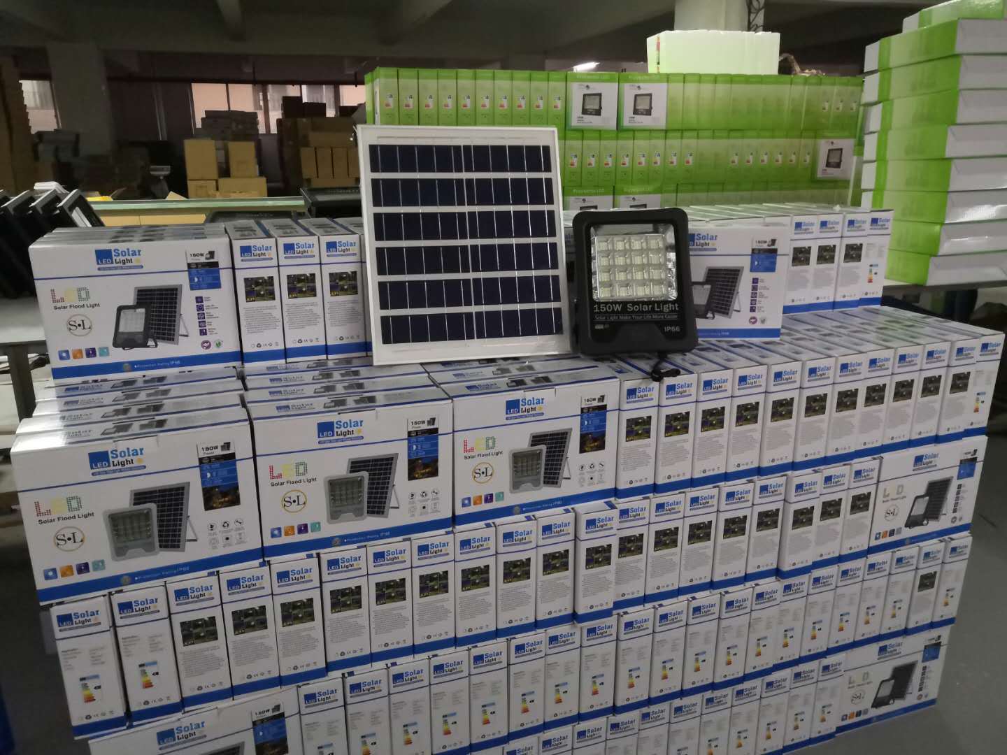 Solar floodlights, outdoor projection searchlights, park lawn high waterproof floodlights, high-power solar lamps pic 2