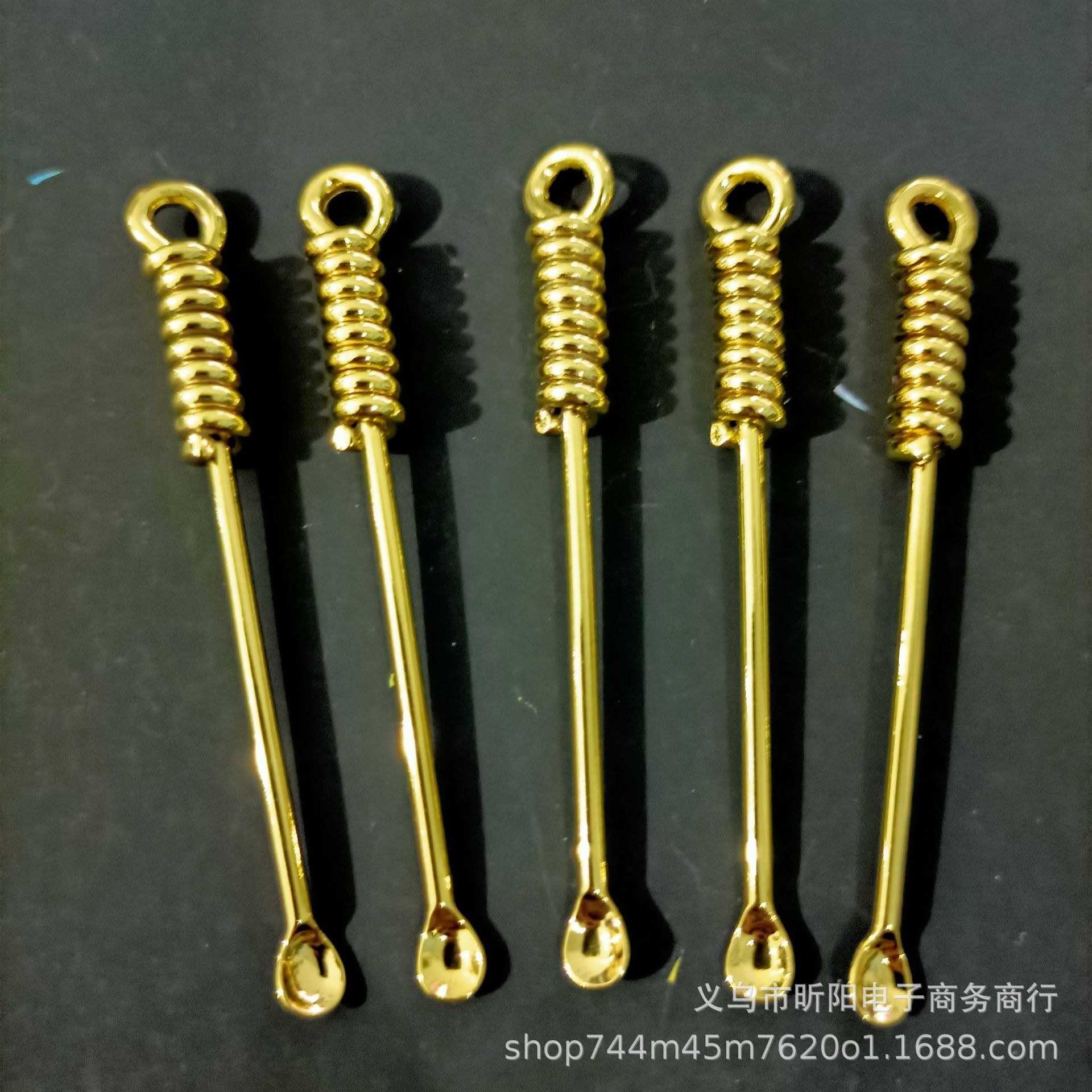 Wholesale of popular spiral gold ear spoons, thickened ear spoons, ear scoops and creative ear spoons at 1 yuan store pic 1