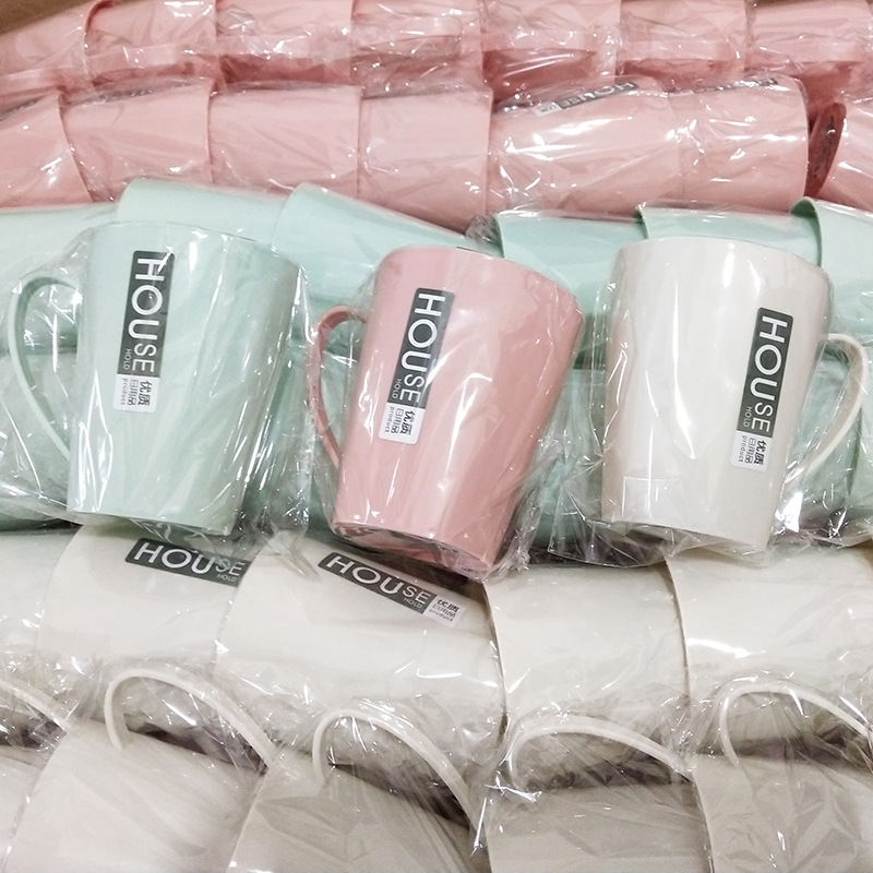 【 Zone 3-2 】1019 cups, 336 yuan per box. Plastic cups, mouthwash cups, brushing cups, brushing cups, drinking cups: 1 yuan. Wholesale: 2 yuan. Popular products pic 2