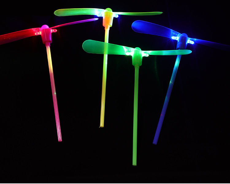 The glowing bamboo dragonfly, flashing bamboo dragonfly, and flying fairy toys are selling well at the street stall. Wholesale of glowing and flashing toys pic 10