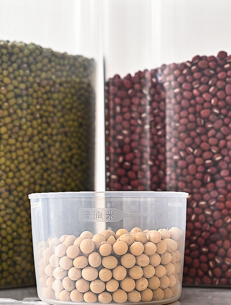Carefully selected high-transparency plastic sealed cans for kitchen food storage, with LIDS and snap fasteners, as well as storage cans for grains and cereals pic 12