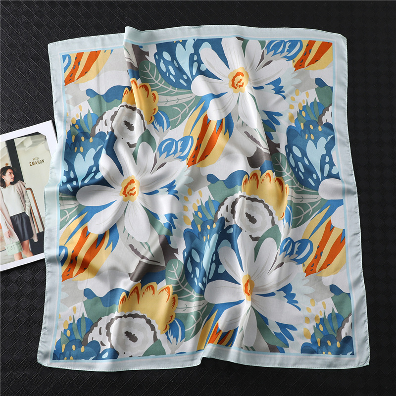A 70cm small square scarf with Chinese trend printed patterns for women, fashionable clothing matching. The small silk scarf is an elegant autumn and winter scarf with flowers pic 19