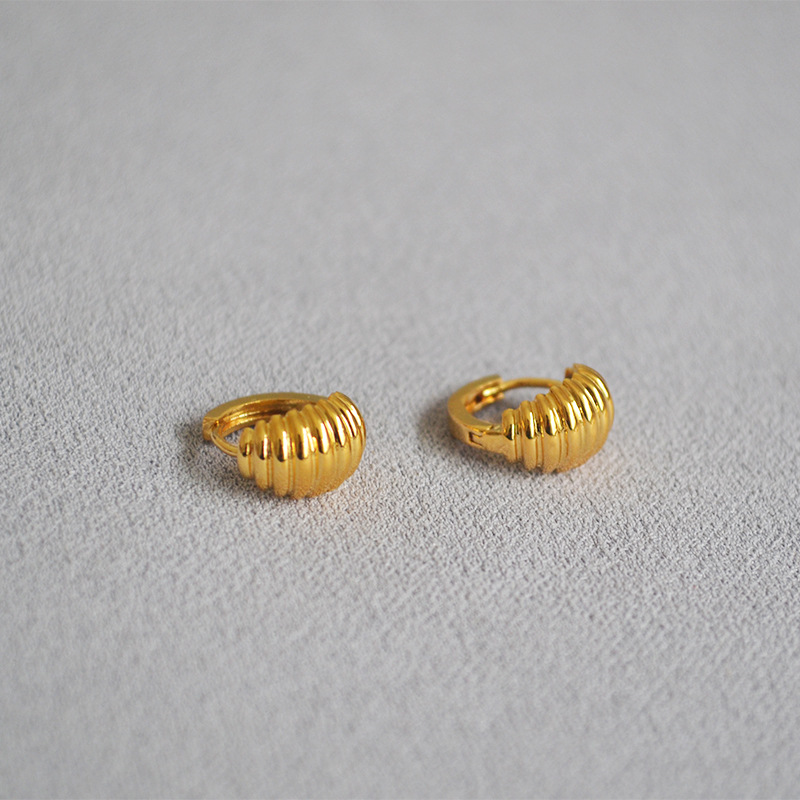 French elegant and cold style croissant croissant with concave-convex patterns, simple, small and exquisite, simple ear buckle earrings for women pic 8