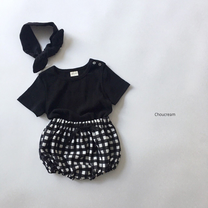 Stock corea verano hombres y mujeres bebé conjunto cuello redondo manga corta camiseta versátil pantalones de manga media pantalones de pan grandes PP kids set pic 4