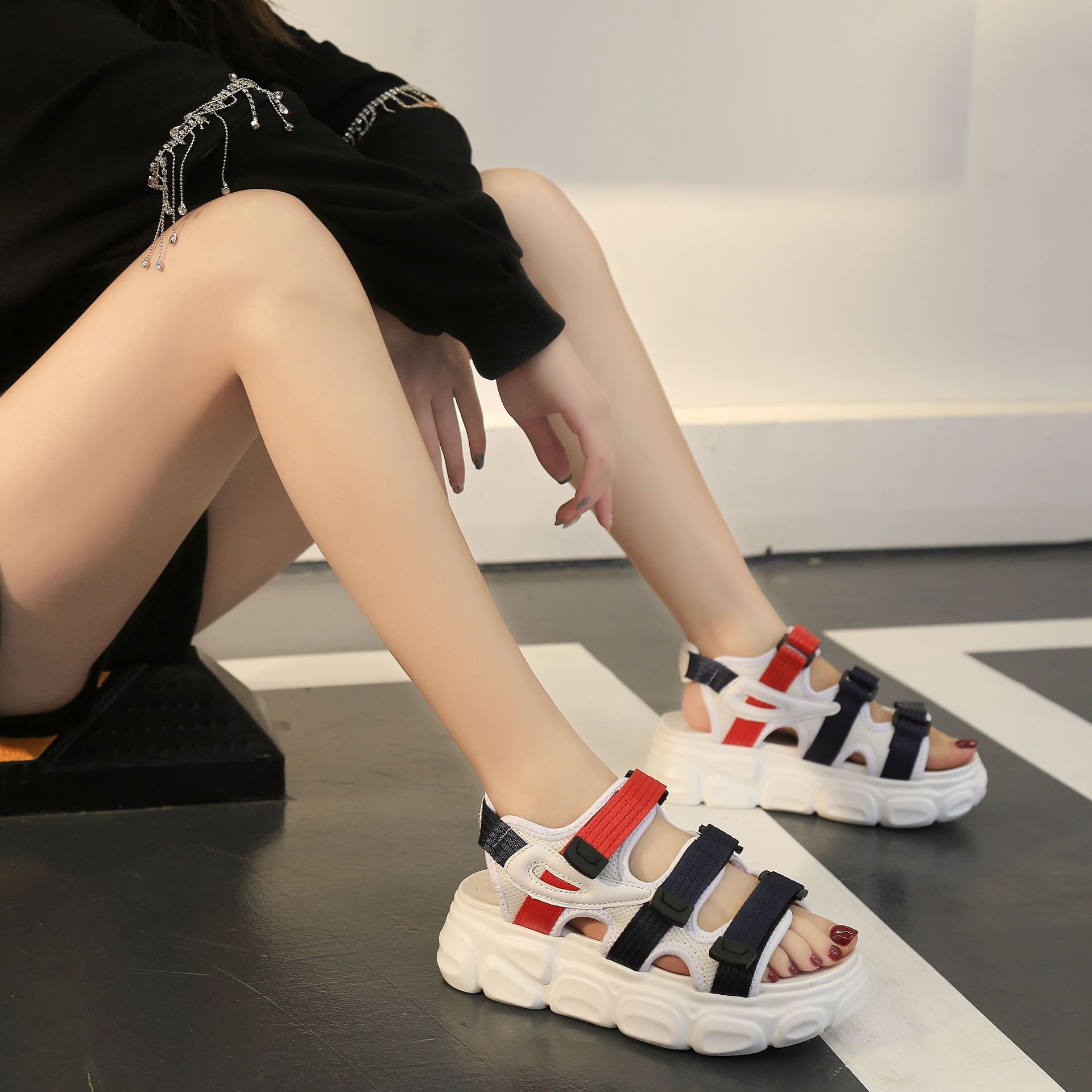 跨镜凉鞋女2025夏季新款韩版学生耐地磨轻便厚底魔术贴松糕鞋批详情68